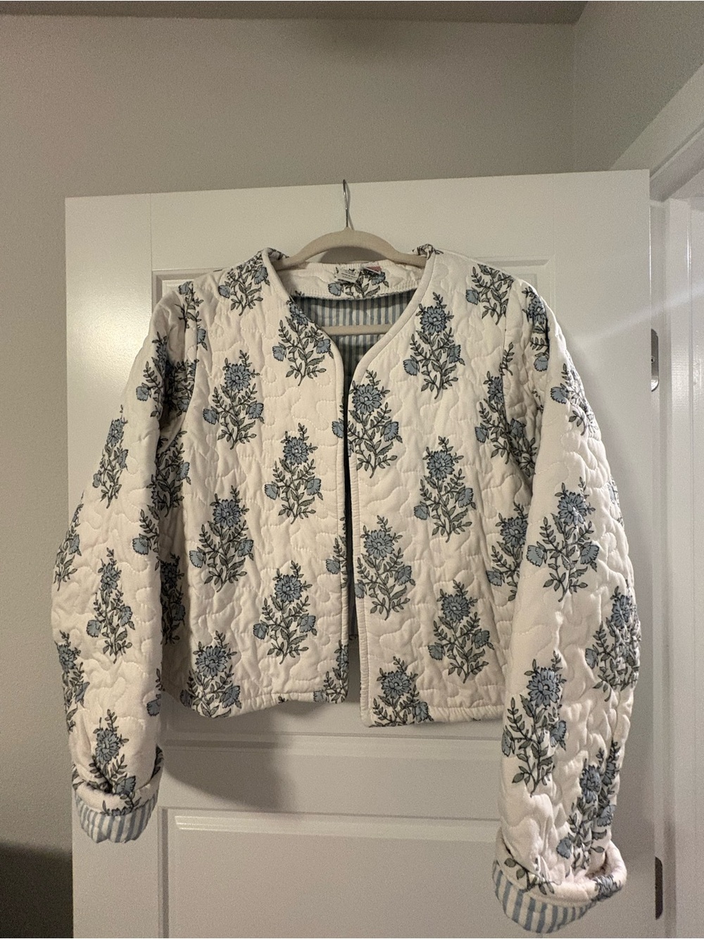 Quilted Floral Jacket in White and Blue